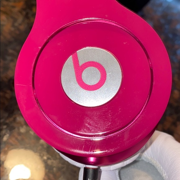 Beats - Picture 3 of 4